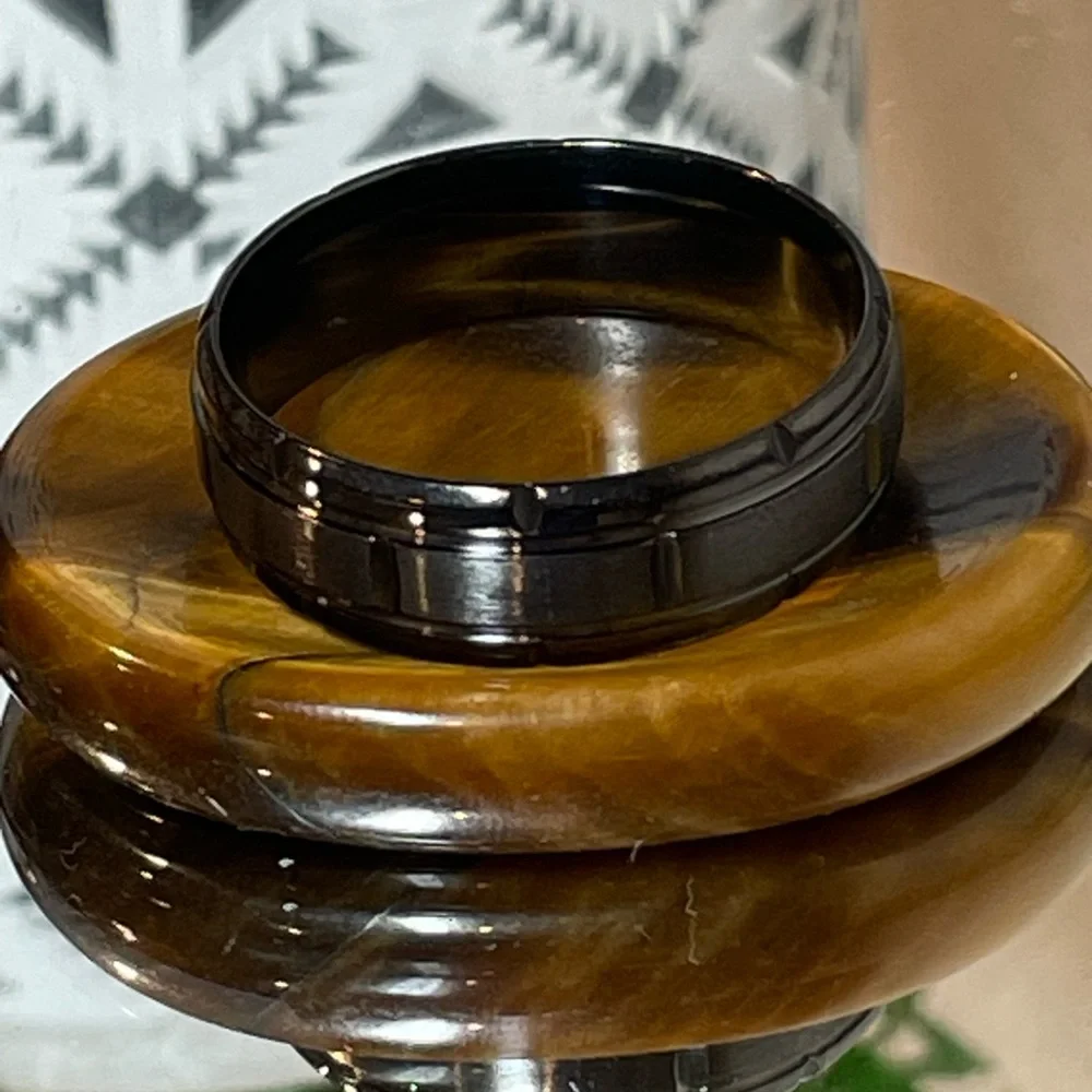 Titanium sleek black